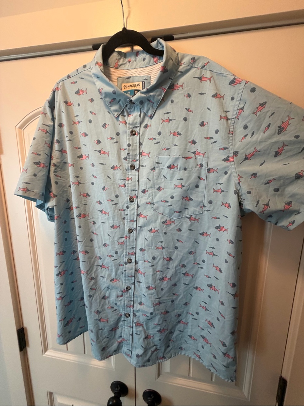 Magellan Outdoors Light Blue Short-Sleeve Button-Up Fish Print Shirt
